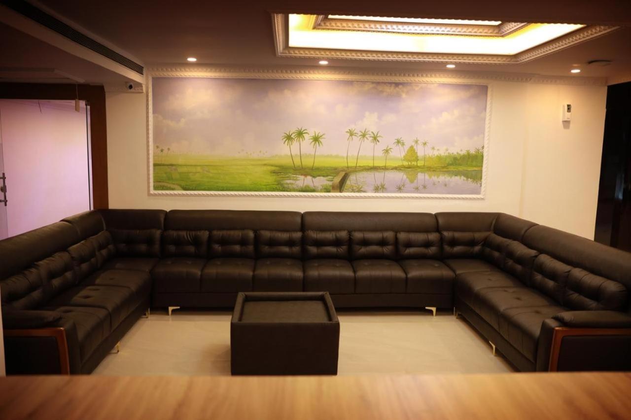 Pearl Residency Otel Ayoor Dış mekan fotoğraf